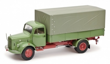 0501 Mercedes-Benz L3500 Pritschen-LKW mit Plane green 1:18